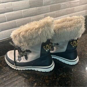 Sorel Womens Winter Boots Fur Lace Up Shimmering Size US 8.5 Faux Fur 1652391103